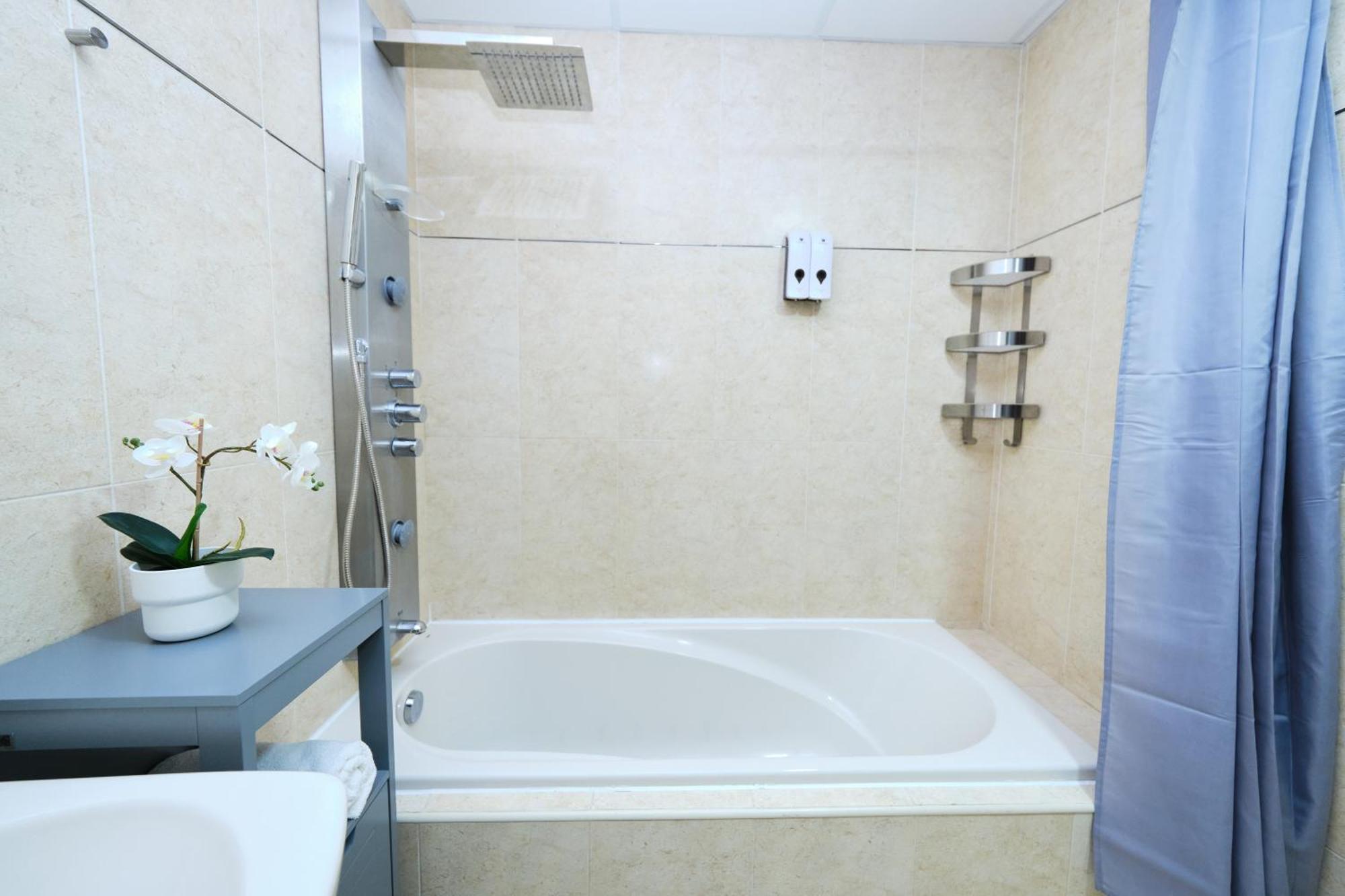 Habitaciones Pensadas Para Ti Фуэнхирола Экстерьер фото